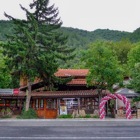 Hotel Restaurant Merina Кресна Екстериор снимка